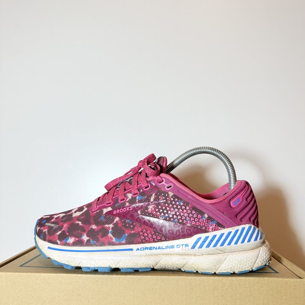 Brooks Size 7.5 Womens Adrenaline GTS 22 Pink Cheetah Leopard Running Shoes
